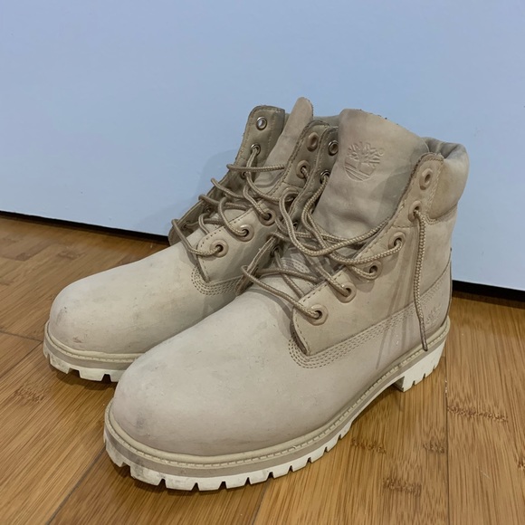 SOLD: Timberland 6” Croissant Waterbuck Boots - Picture 2 of 7
